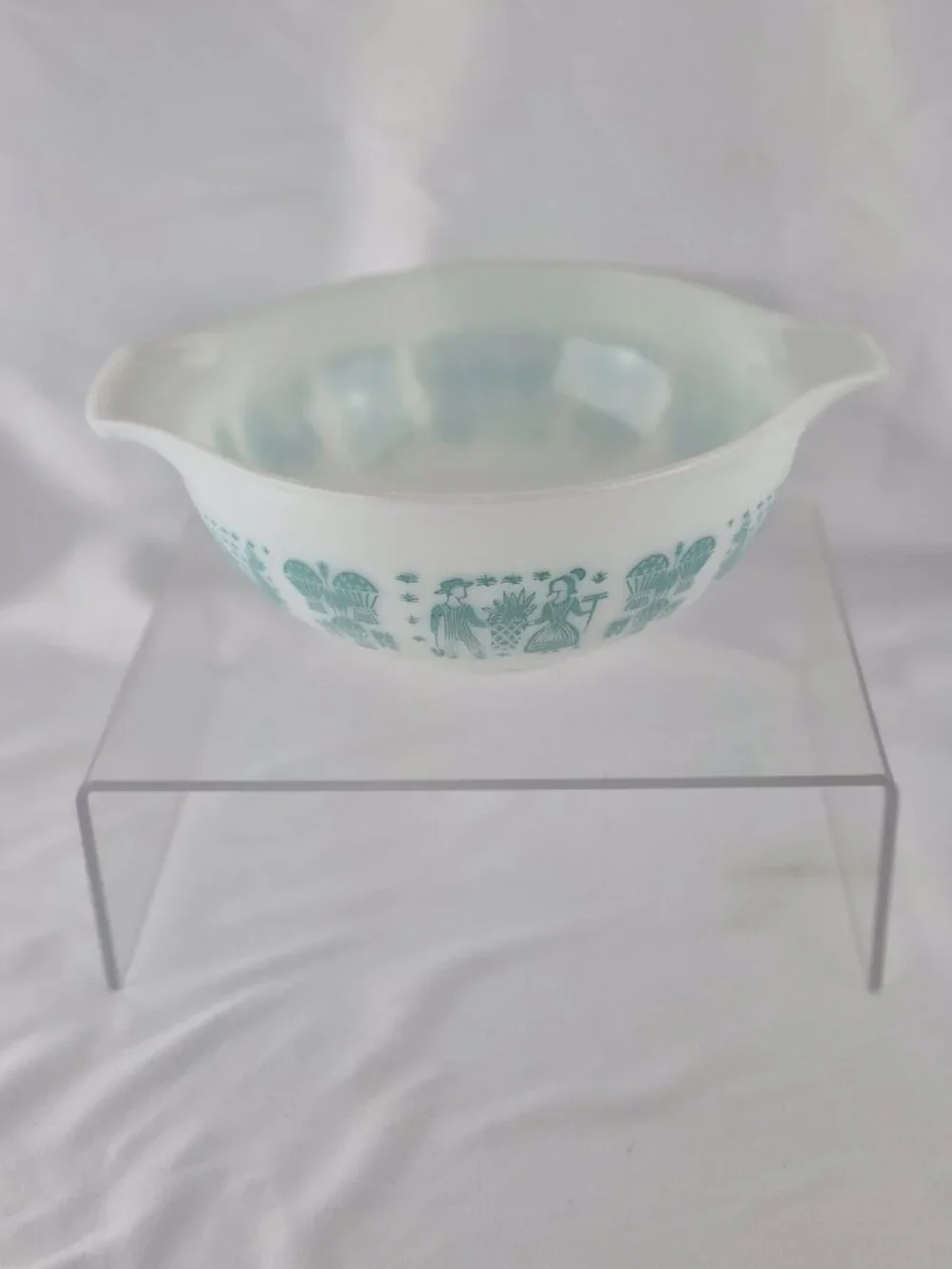 Vintage Pyrex 443 2.5 Quart Amish Butter Print Cinderella Style Bowl